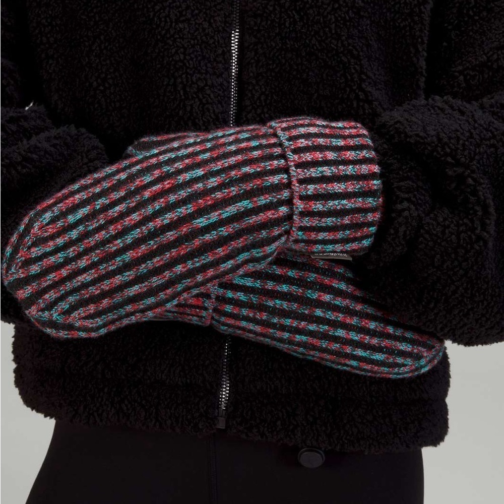 NWT Lululemon Womens Textured Fleece-Lined Knit Mittens Size M/L